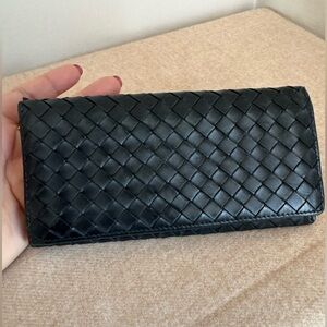 Bottega Veneta Intrecciato Leather Long Black Bifold Wallet - Unisex